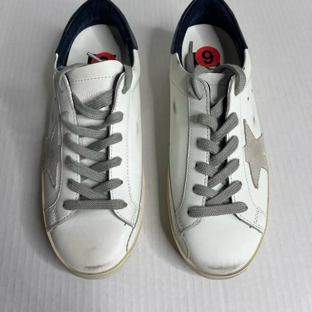 NEW GOLDEN GOOSE Superstar White WIth Navy pull tabs Gray Suede stars Size 6 - Picture 3 of 9